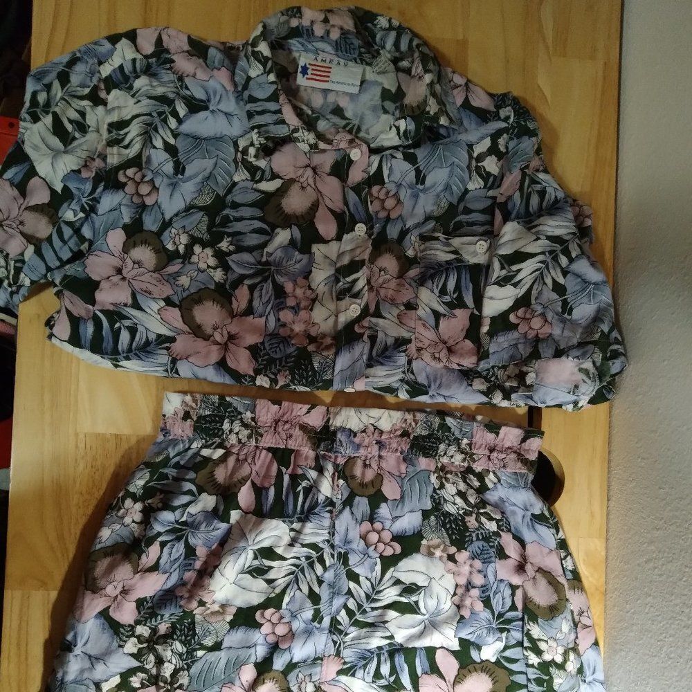 Vintage Amrav Floral Hawaiian Shirt & Shorts Set